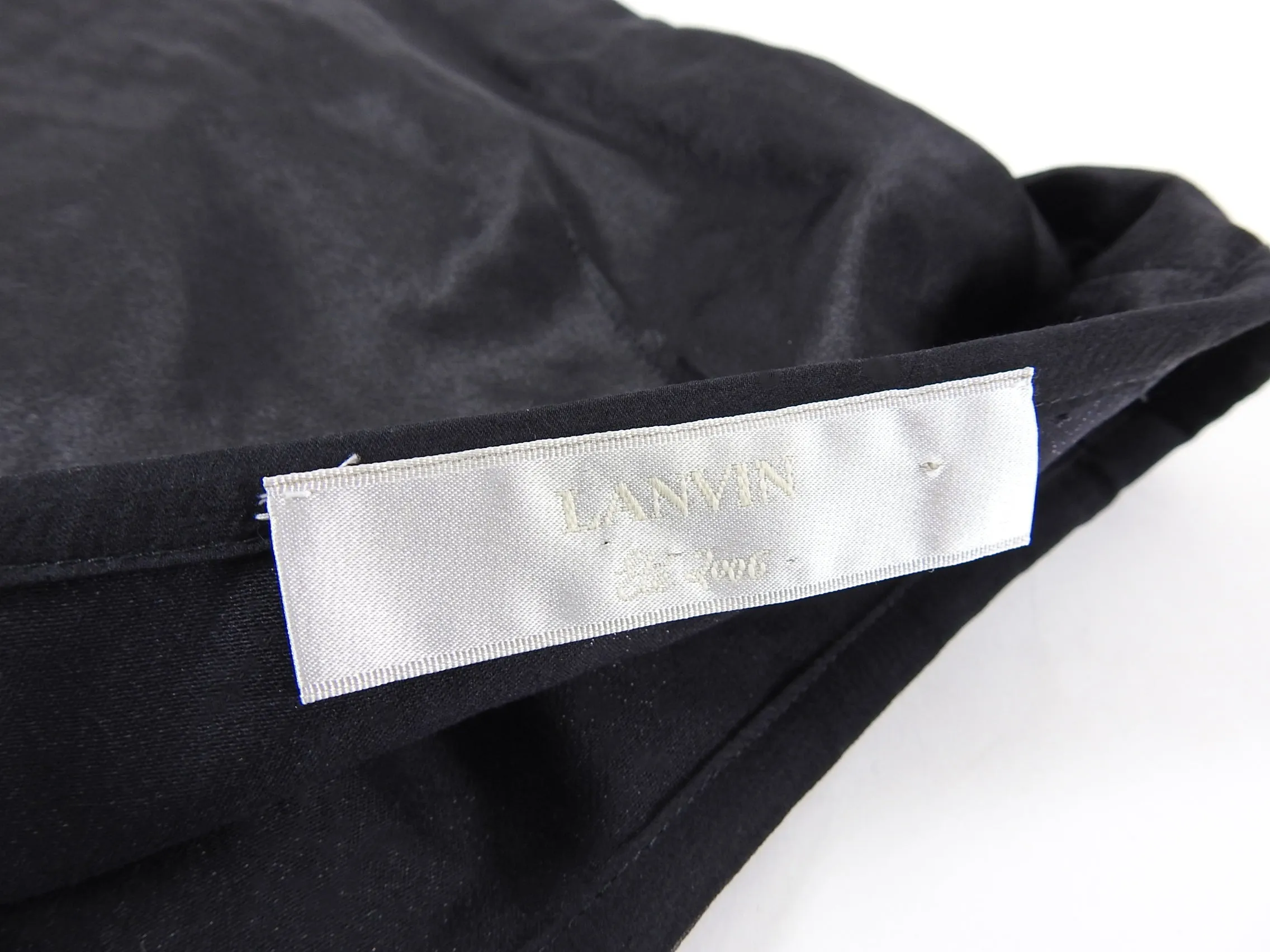 Lanvin Black Satin Wrinkle Pencil Skirt with Silk Hem - FR36 / 4